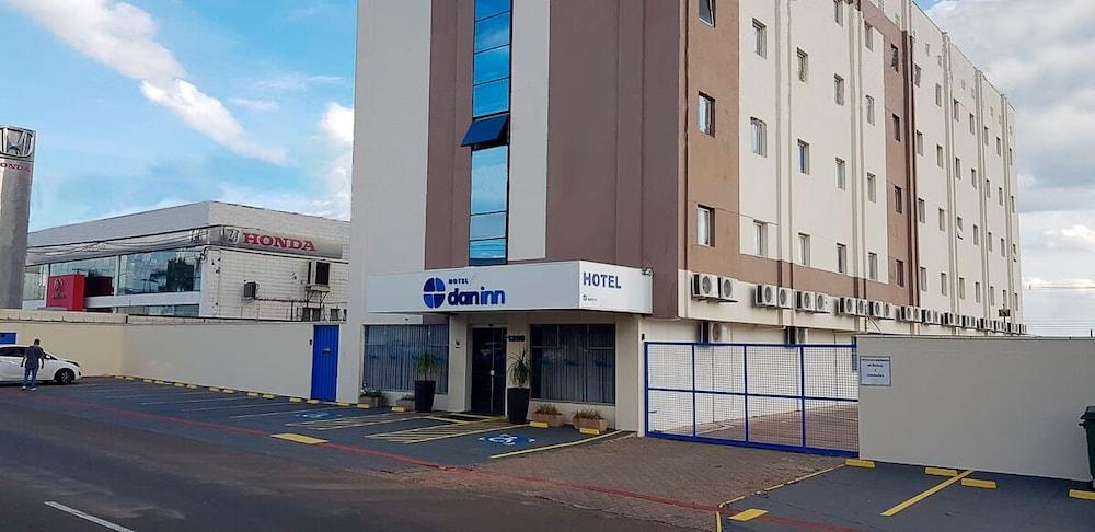 Hotel Dan Inn Sao Carlos By Nacional Inn Esterno foto