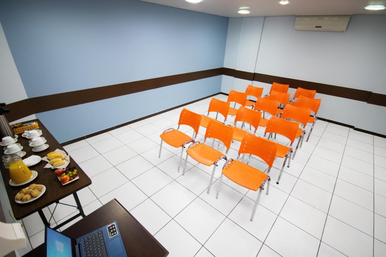 Hotel Dan Inn Sao Carlos By Nacional Inn Esterno foto