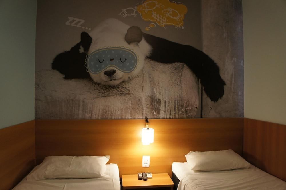 Hotel Dan Inn Sao Carlos By Nacional Inn Esterno foto