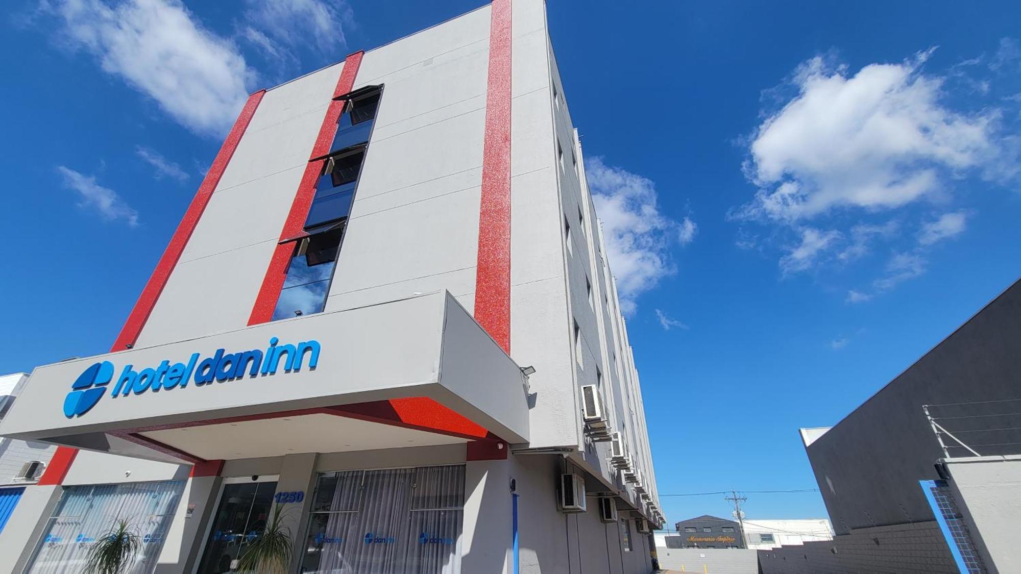 Hotel Dan Inn Sao Carlos By Nacional Inn Esterno foto