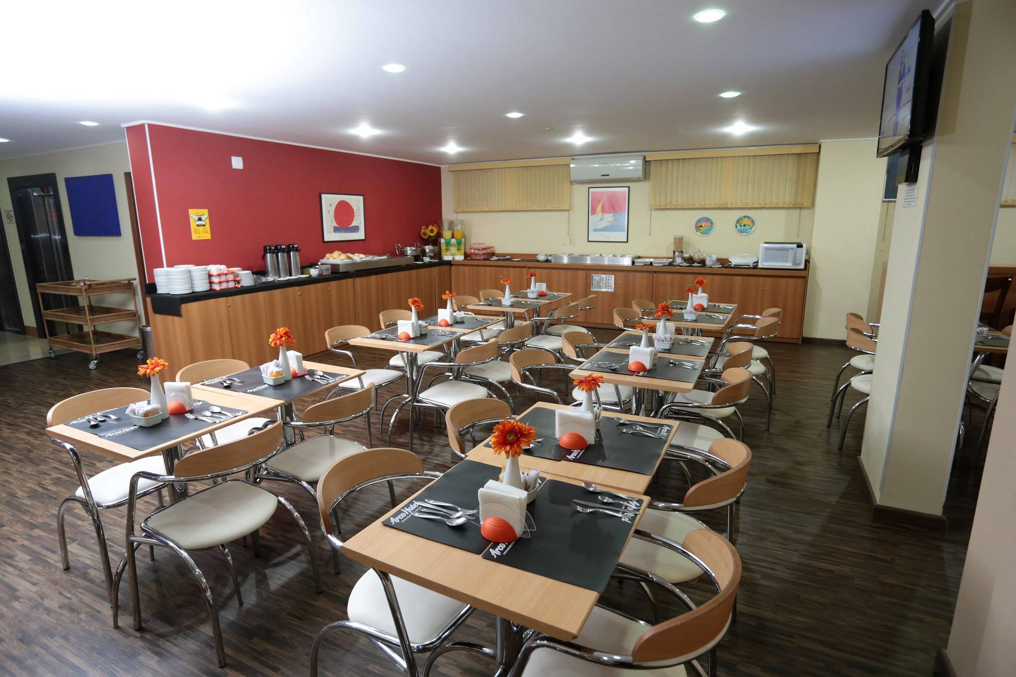 Hotel Dan Inn Sao Carlos By Nacional Inn Esterno foto